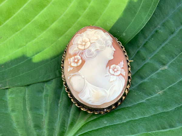 Antique Victorian carved shell cameo pin/pendant set in vermeil, gold over sterling silver frame